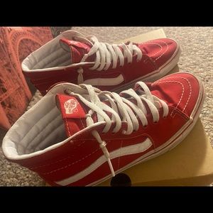 Women Vans. Can fit a men size 7.5.